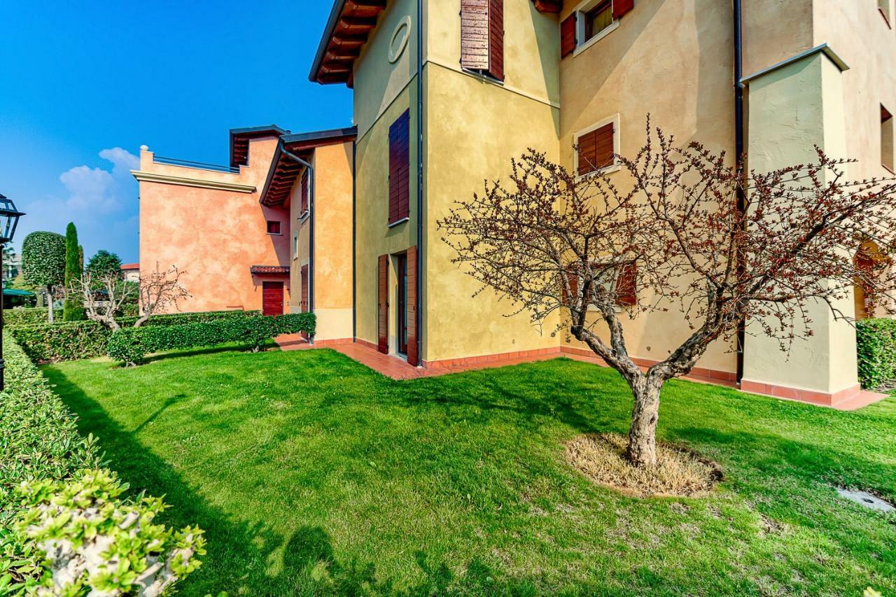 La Chicca Del Garda Apartment Peschiera del Garda Bagian luar foto