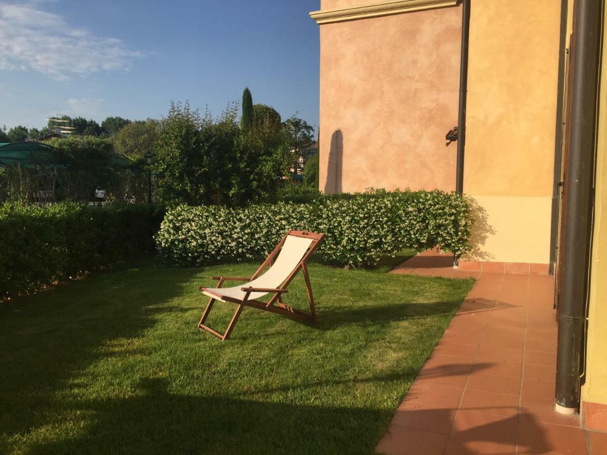 La Chicca Del Garda Apartment Peschiera del Garda Bagian luar foto