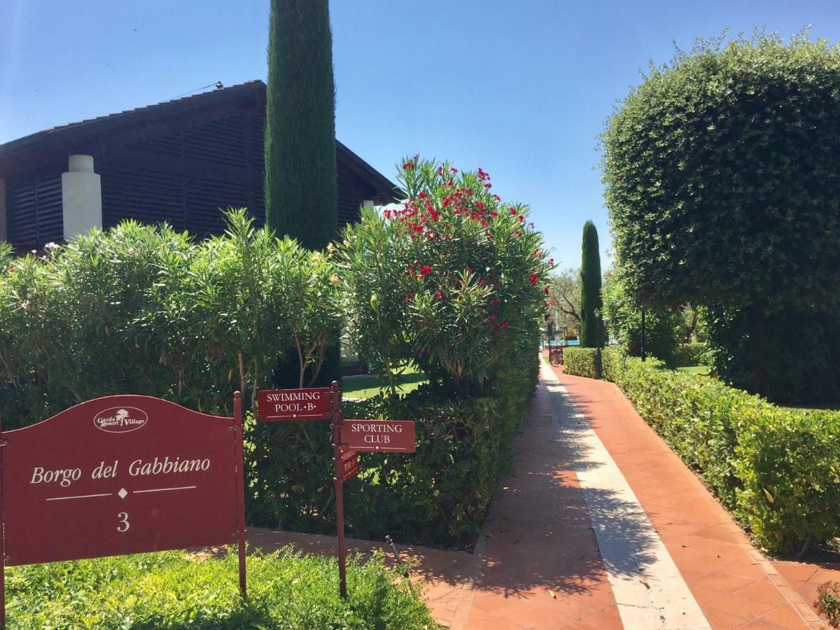 La Chicca Del Garda Apartment Peschiera del Garda Bagian luar foto