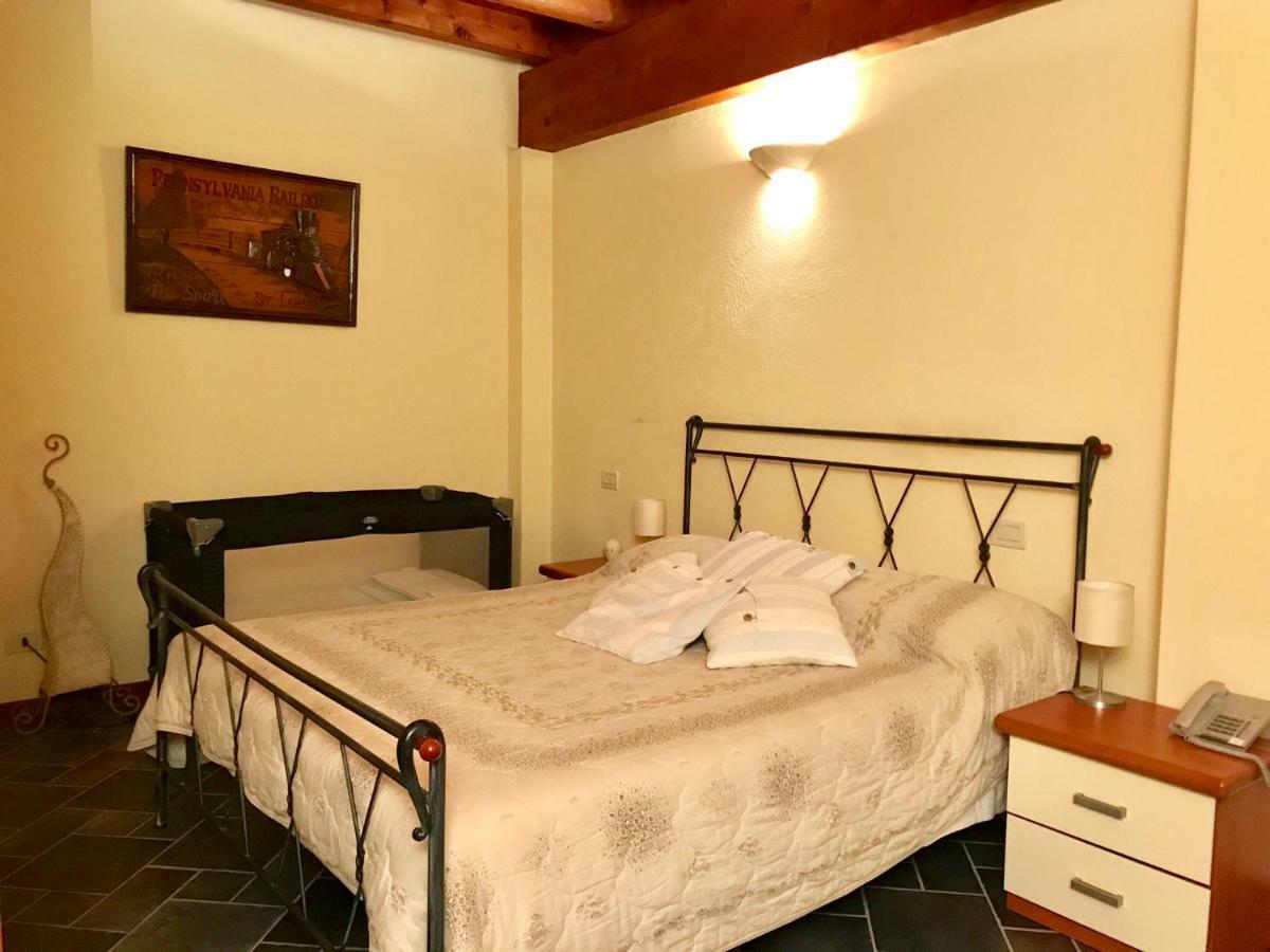 La Chicca Del Garda Apartment Peschiera del Garda Bagian luar foto